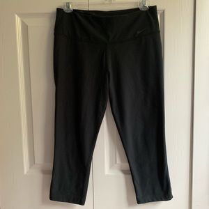 Nike Cropped Yoga Pants